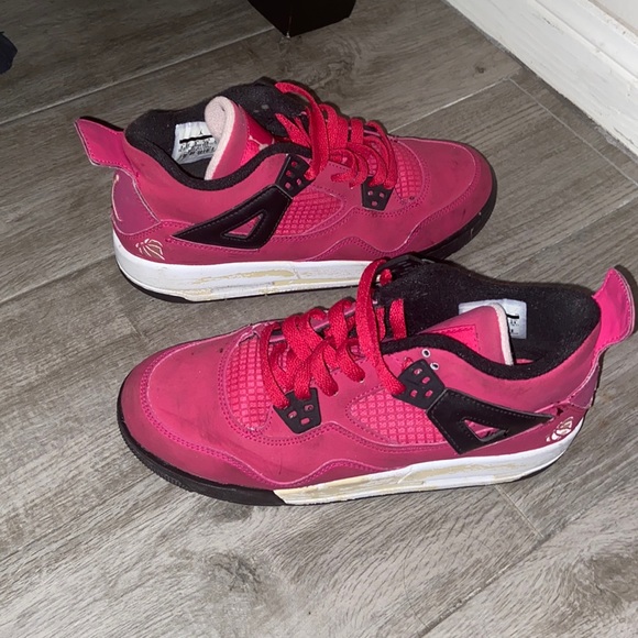 Jordan’s Valentine’s Day special edition - Picture 4 of 5